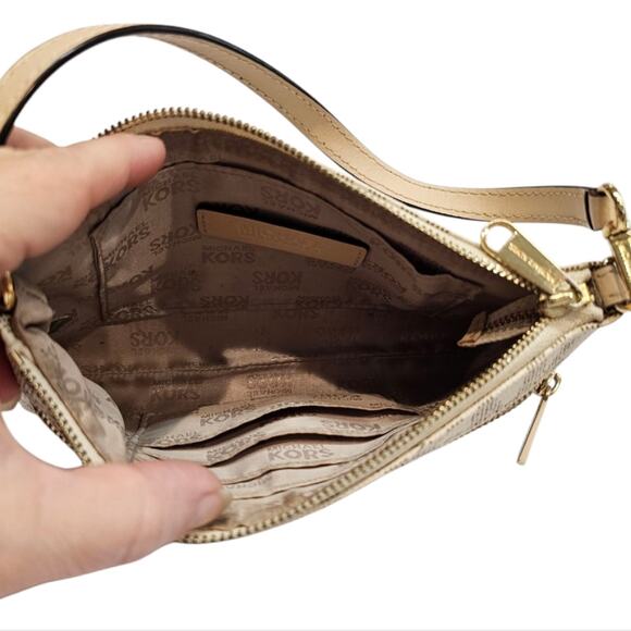 Michael Michael Kors Jet Set Large Wristlet Vanilla - Picture 5 of 10